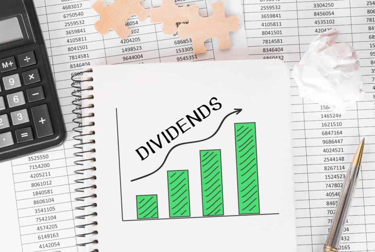 ADP, Aflac, Chevron: 25+ Years of Dividend Growth Across Sectors