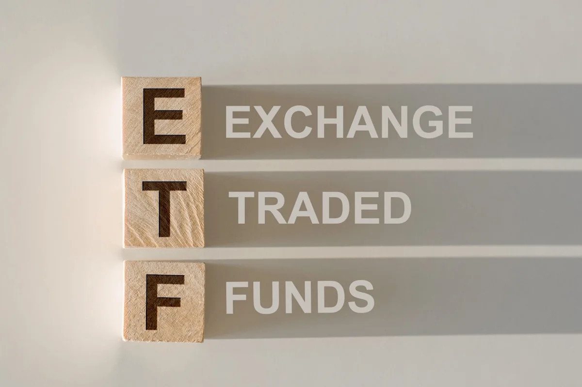 Five Monthly-Paying ETFs Offer Yields from 7% to 14% for 2027