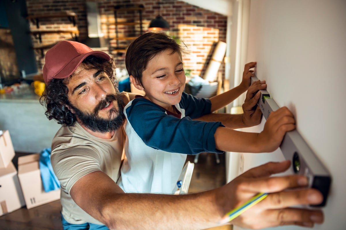 Home Depot vs. Lowe's: Dividend Growth and Valuation Compared