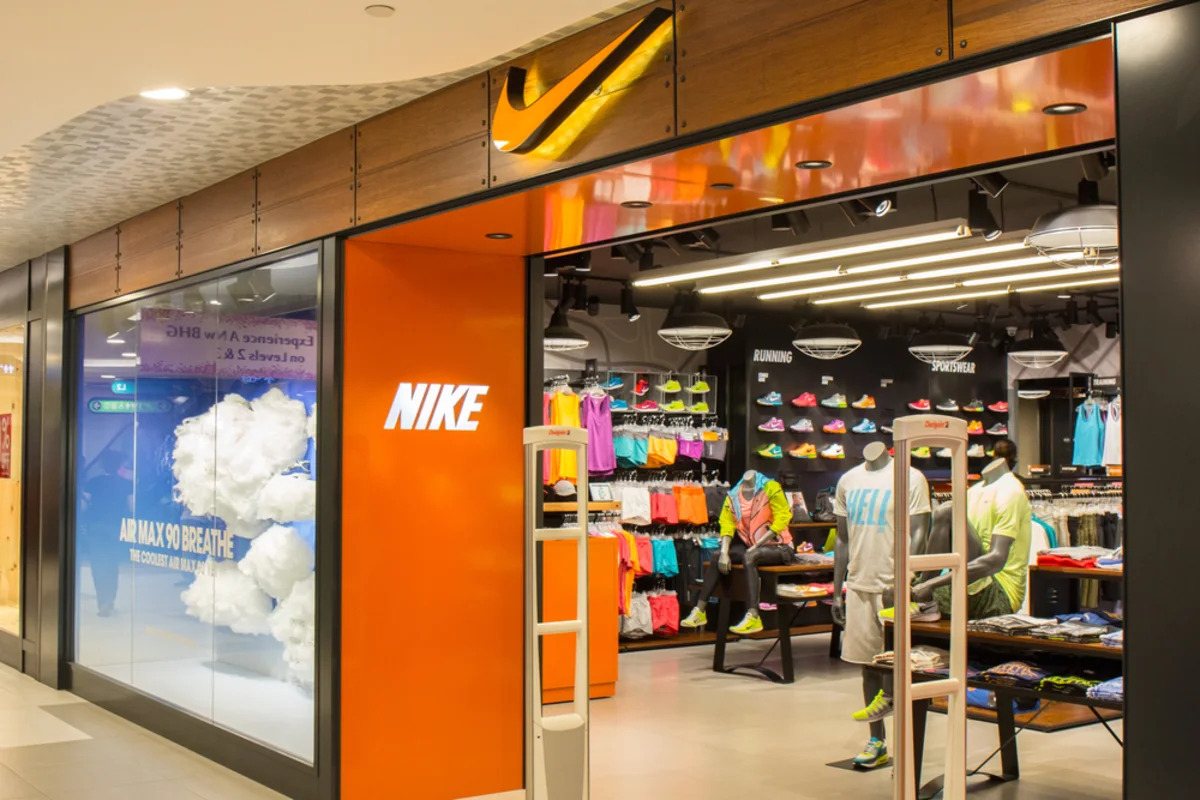 NIKE's Dividend Streak at Risk? NKE Faces Payout Ratio and Cash Flow Challenges