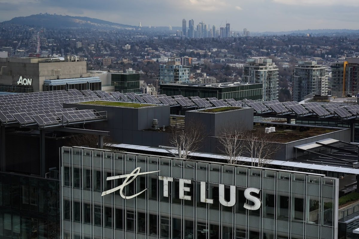 Telus Cuts Dividend 55% to Fund Debt Reduction