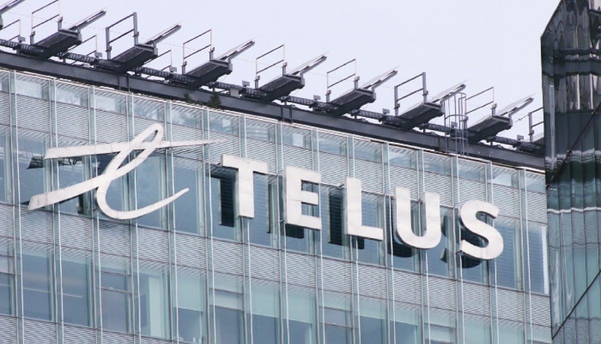 Telus Cuts Dividend by 55%, Plans Asset Sales to Reduce Debt