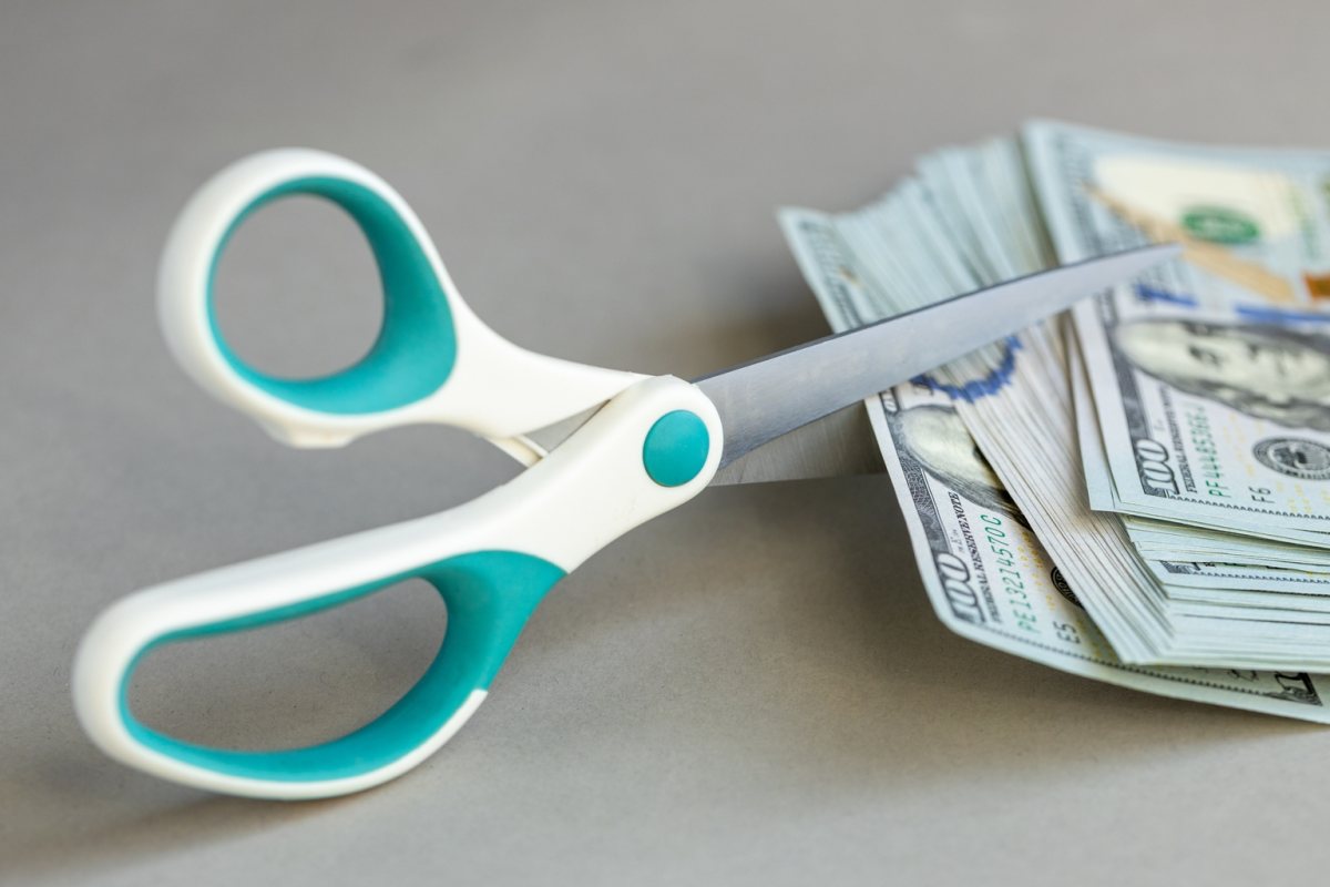 Three REITs at Risk of Dividend Cuts: MPT, CLPR, and One More